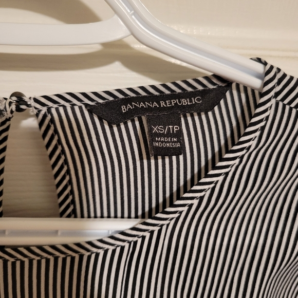 Banana Republic stripe blouse peplum pintuck - Picture 5 of 7